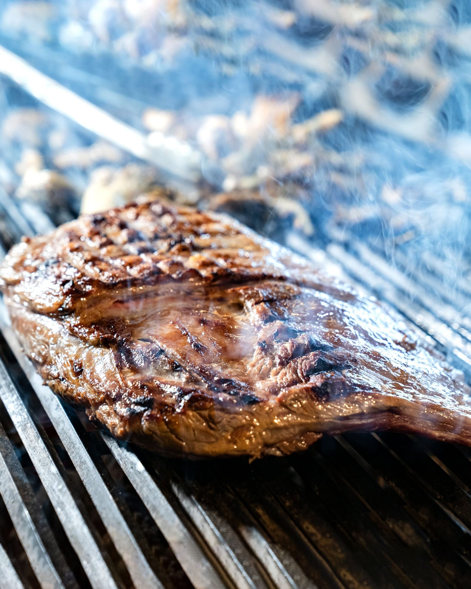 Large flat steak grilling (fraldinha)