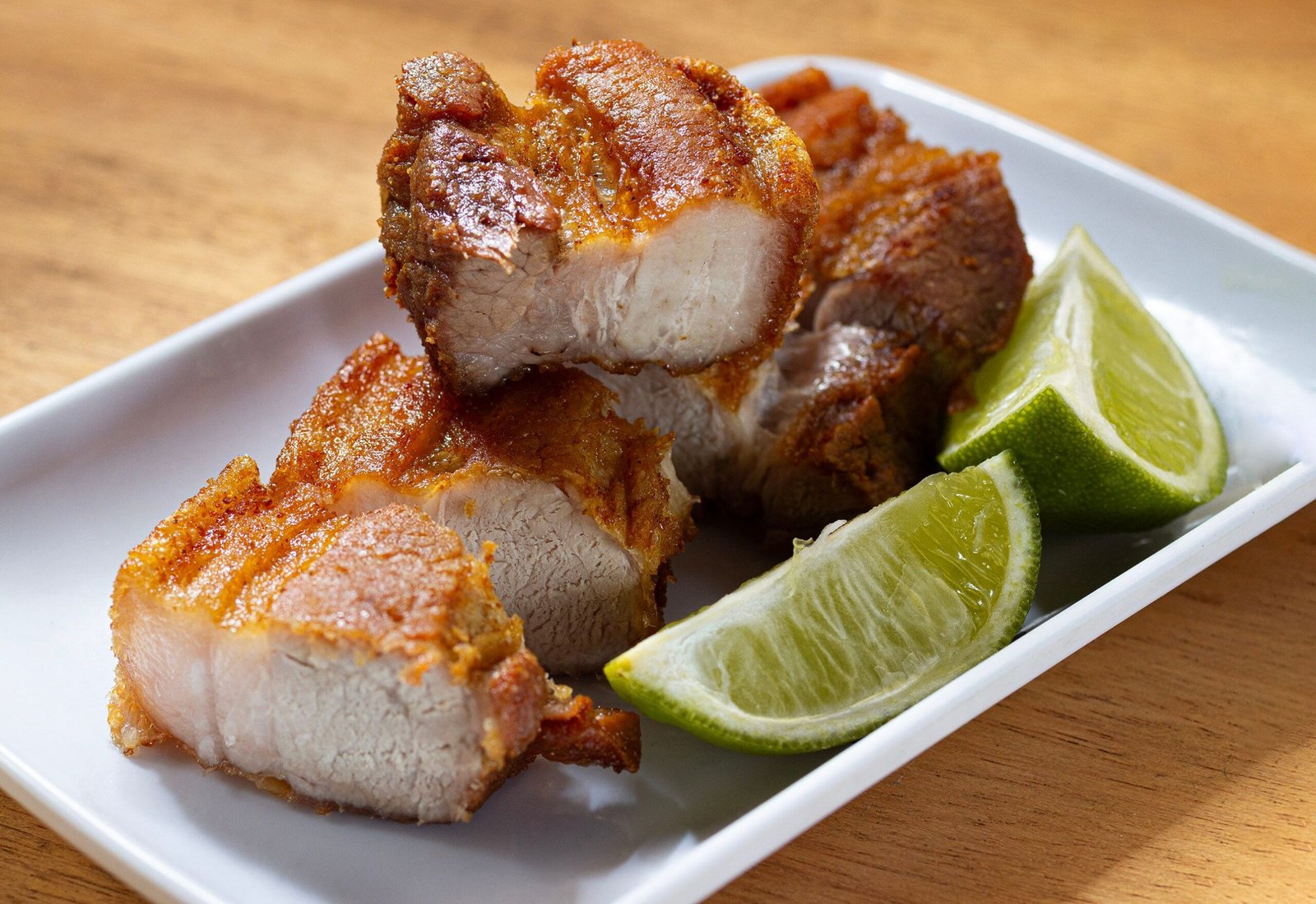 Fried pork belly cubes (torresmo)