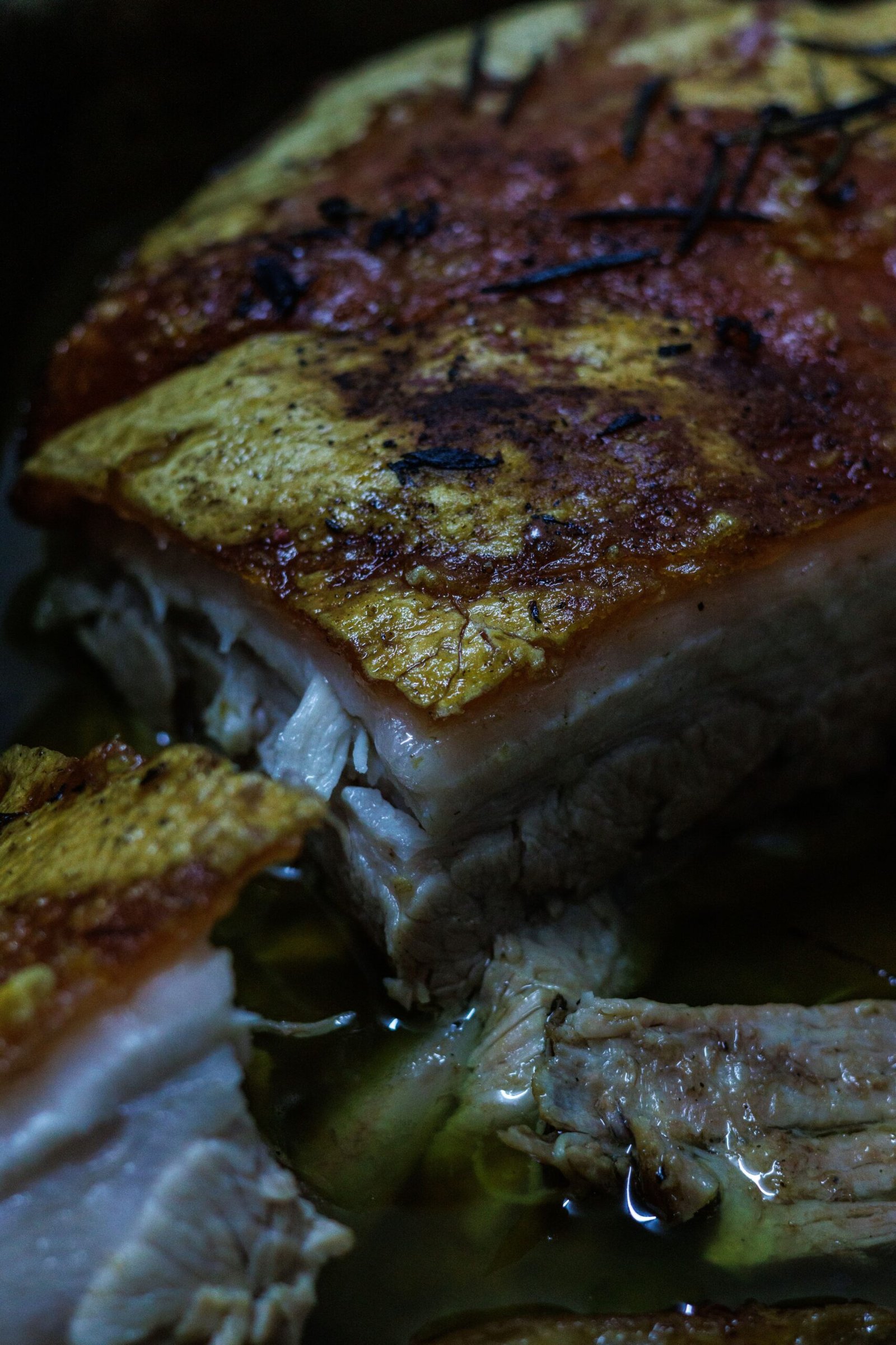 Roast pork with crackling skin (pururuca)