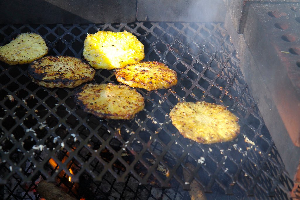 Grilled pineapple rings