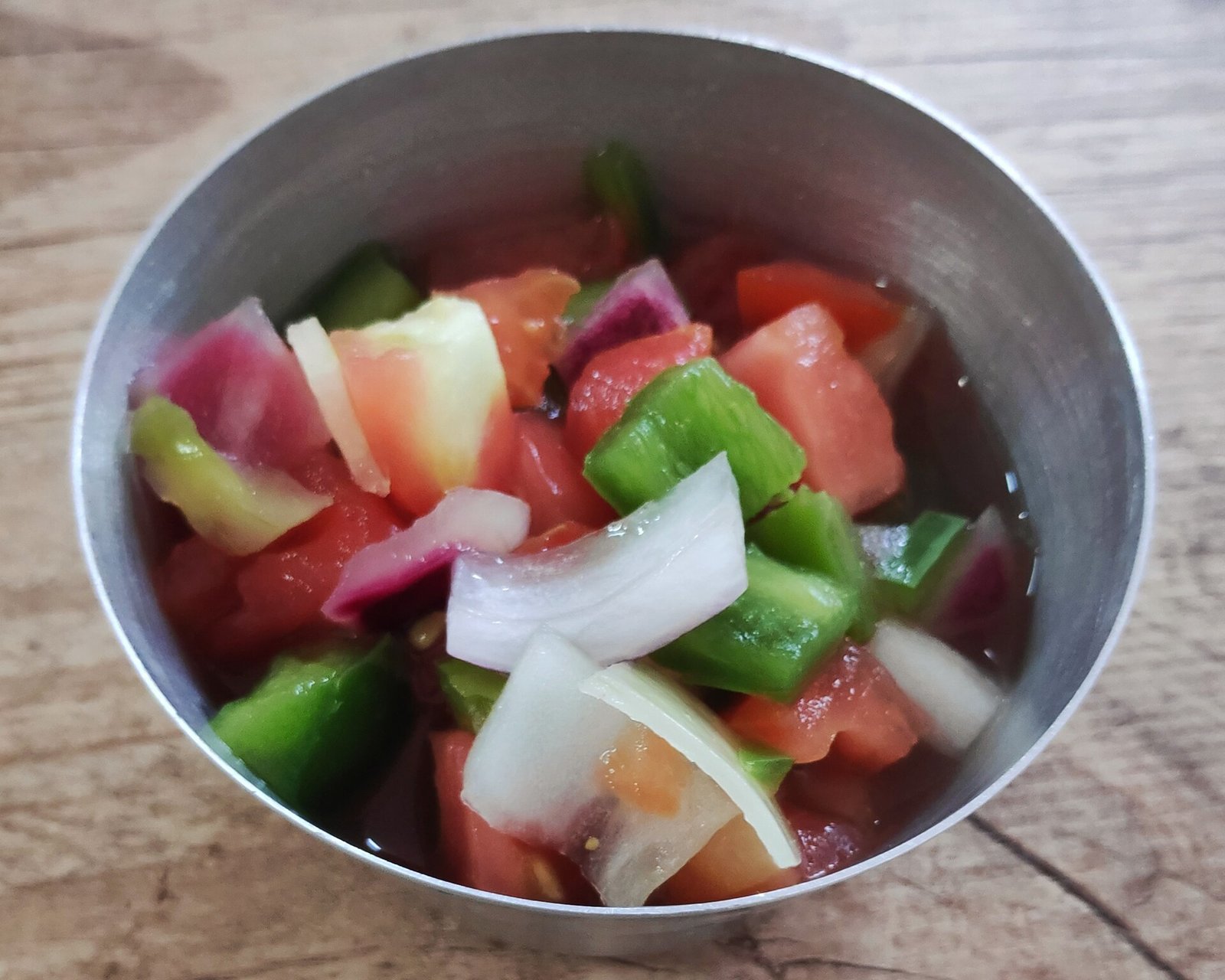 Brazilian tomato-onion salsa (vinagrete)
